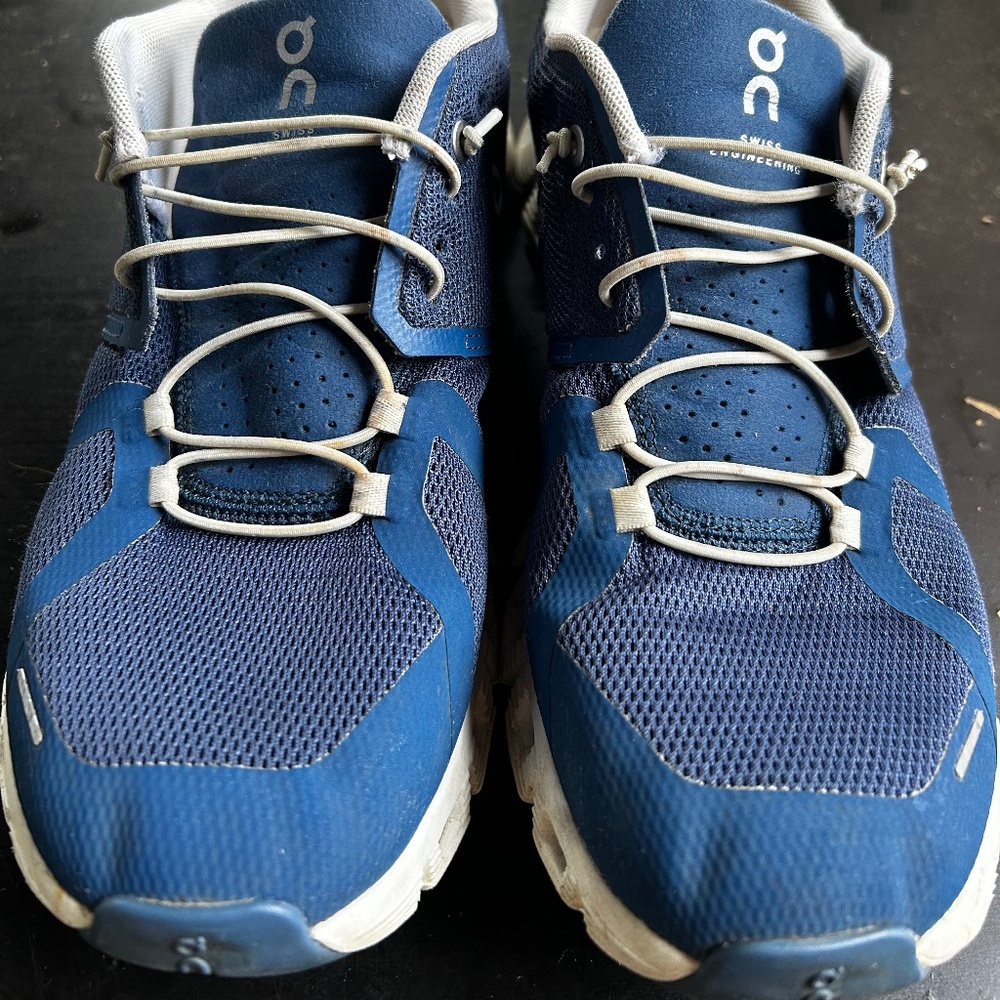 On Cloud Running Shoes – Blue/White – Great Condition Size W10